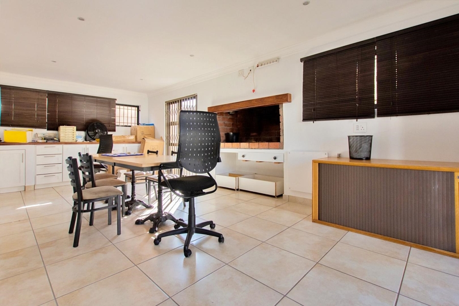 7 Bedroom Property for Sale in Middedorp Western Cape